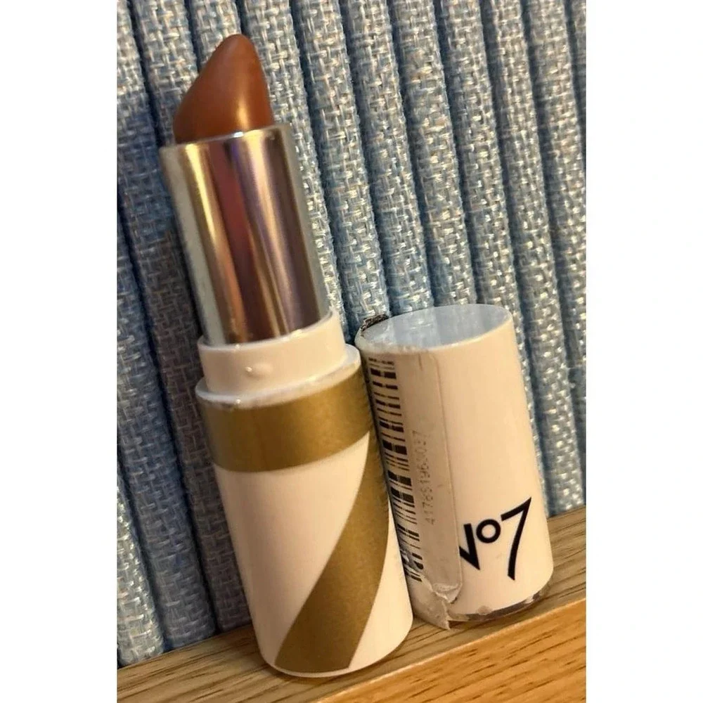 NEW No7 Age Defying Lipstick, Caramel Silk